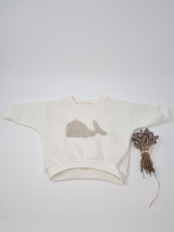 Oversize Waffelstrick Sweater für Baby in Ecru mit Wal Applikation in Gr. 50-92